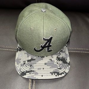 Mens university of Alabama roll tide, camo operation hat trick hat